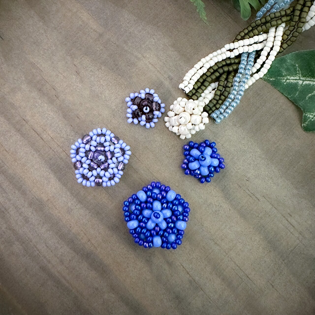 Seed Beaded Buttons with Danielle Wickes - Free Online